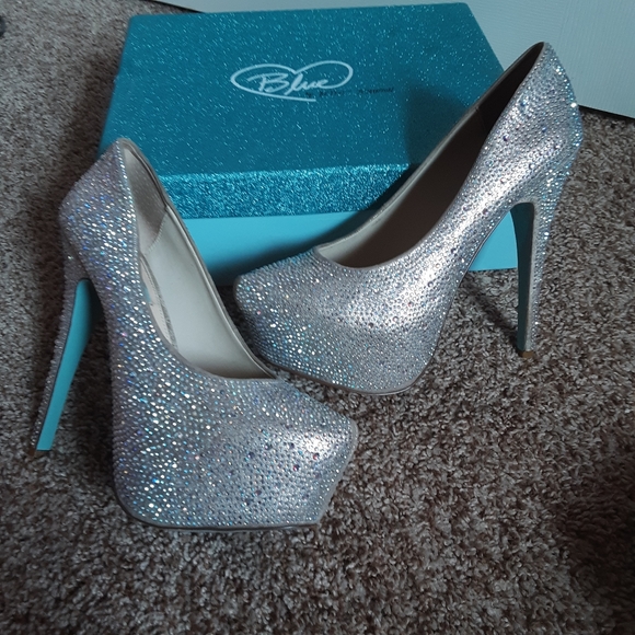 Betsey Johnson WISH Iridescent Platform Heels - Picture 7 of 10